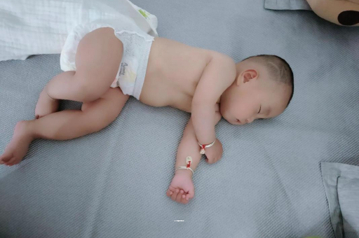 昭通没满月的宝宝